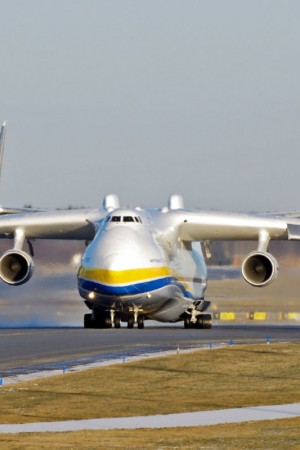 Super Structures - The Largest Aircraft in the World: Antonov An-225 Mriya